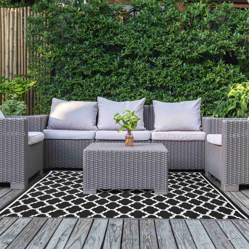 Black Geometric Design Outdoor Rug