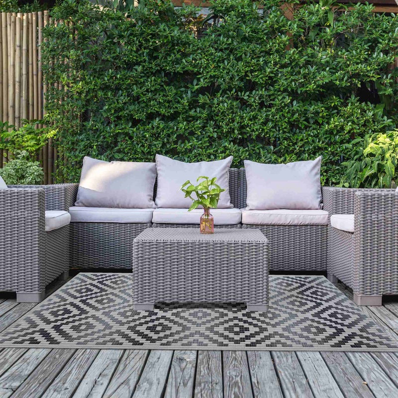 Geometric Black and Grey Design Outdoor Rug