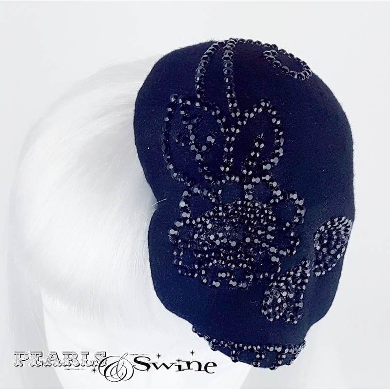 Crystal Black Skull Hat Domina