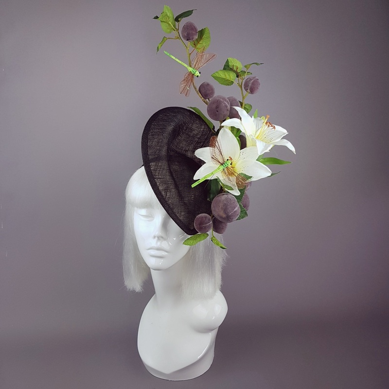 Frutteto Plum, Lily, Dragonfly Hat