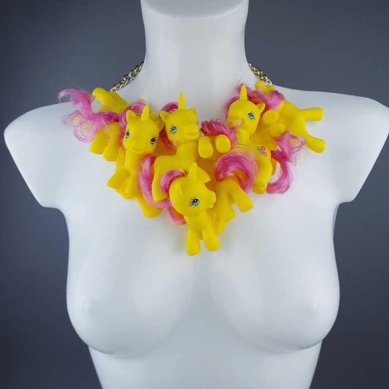 Crema de Cavall Yellow Ponies & Custard Neckpiece