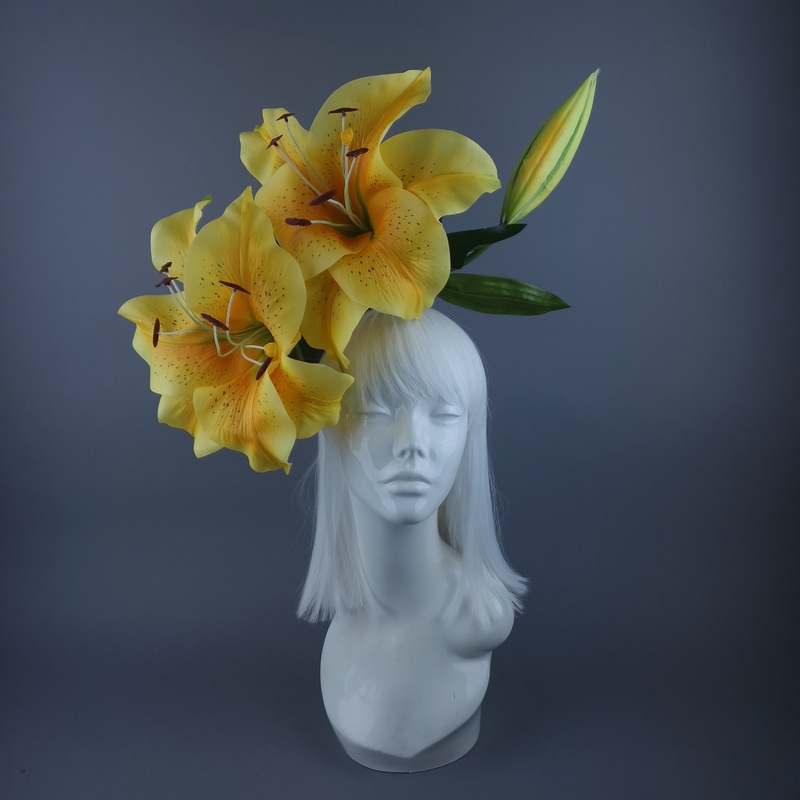 'Marisol Giant Yellow Lily Headdress