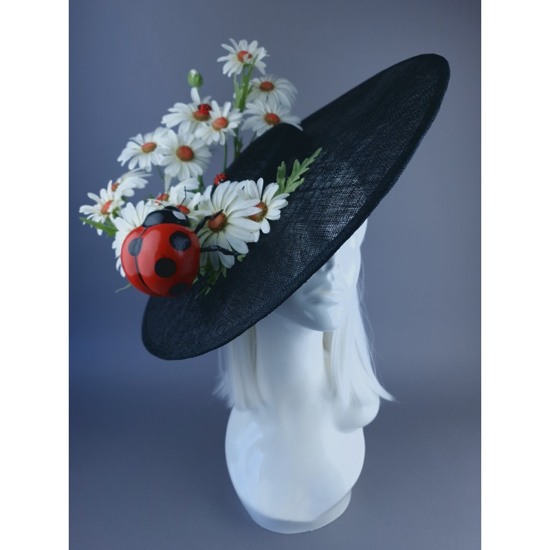 Chiara XL White Daisy & Ladybird Hat