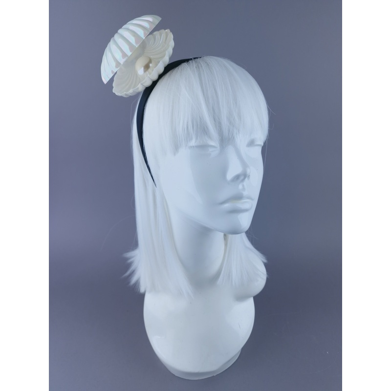 Nithila Pearl in Iridescent Shell Clam Headpiece