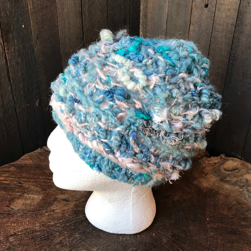 Blue knitted hat for woman | made of art yarn | Bonnet en tricot bleu en laine file main |17-21