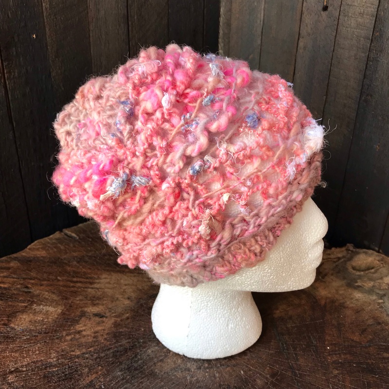 Pink knitted woman hat | Tuque rose en tricot|16-21