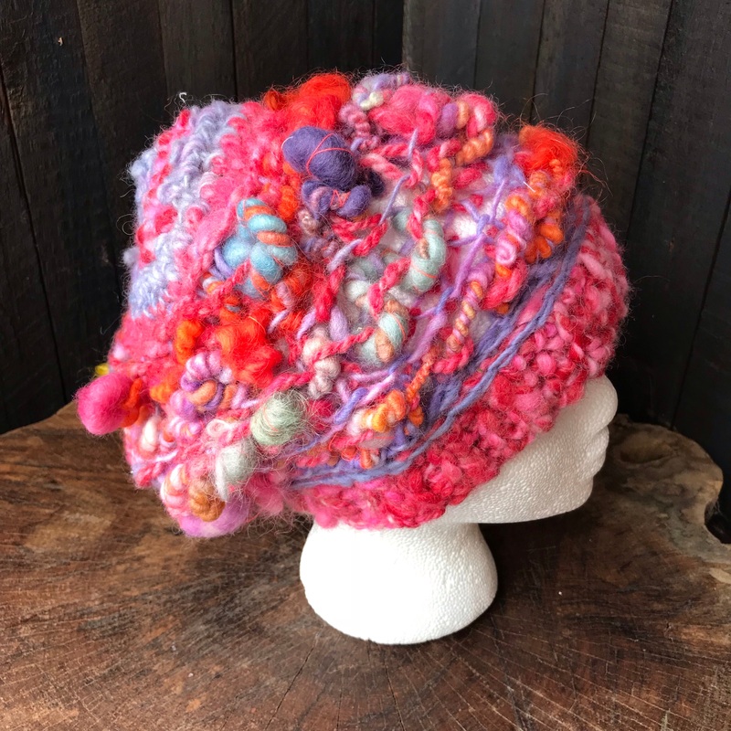 Red chunky knitted hat | Bonnet en tricot rouge | 19-23