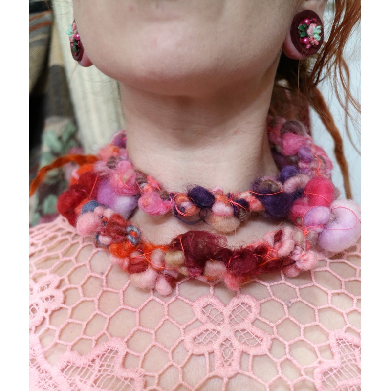 Yarn necklace no2 | Collier de laine no 2