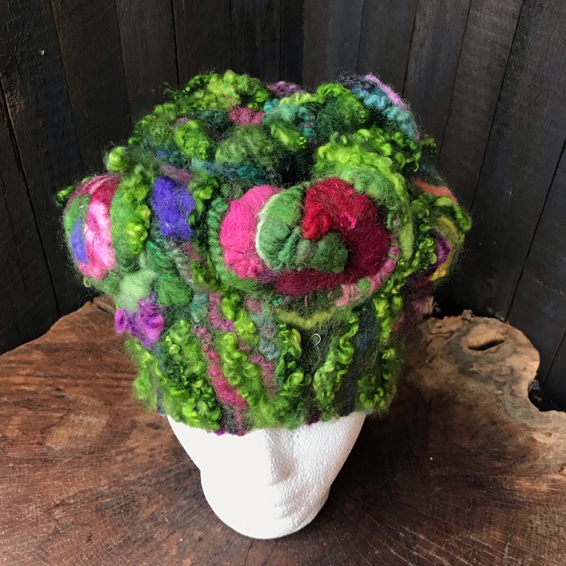 Green felted hat size 23 | Chapeau Vert en feutre grandeur 23