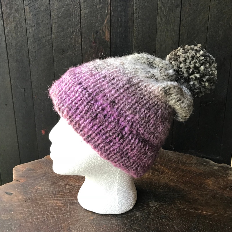 Purple  beanie 100% wool One size | Tuque mauve 100% laine