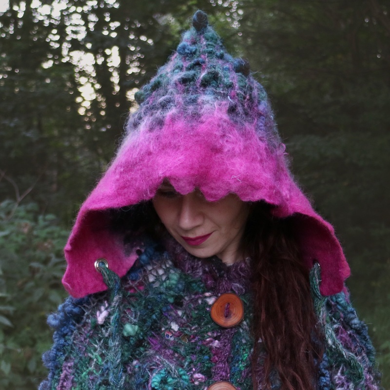 Wool hooded hat | capuche en laine