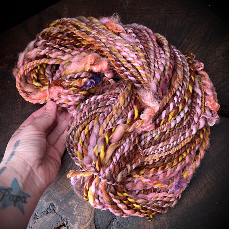 A fox kissing a rose - mini twist yarn