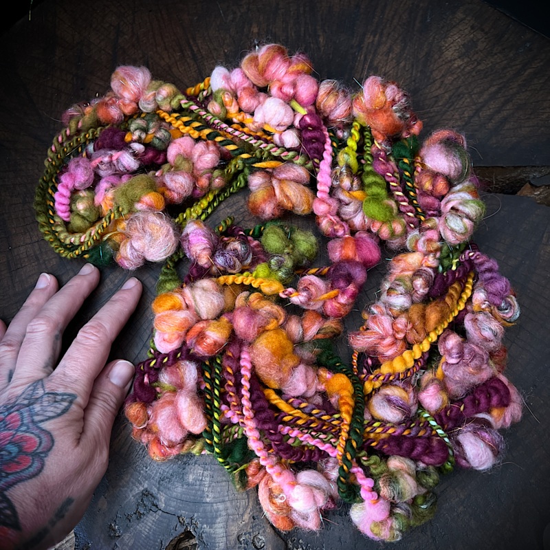 Rose buds bubbly art yarn|70 grams or 2.4 oz|65 grams or 2.3 oz