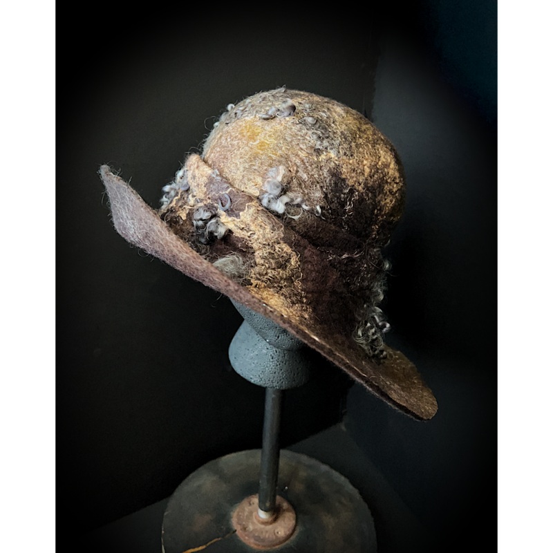 Felted cloche hat- 23.5