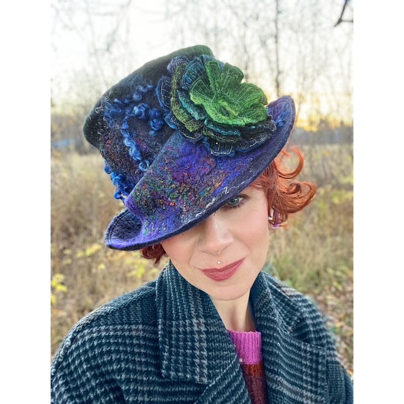 Felted top hat with flower - 22 3/4