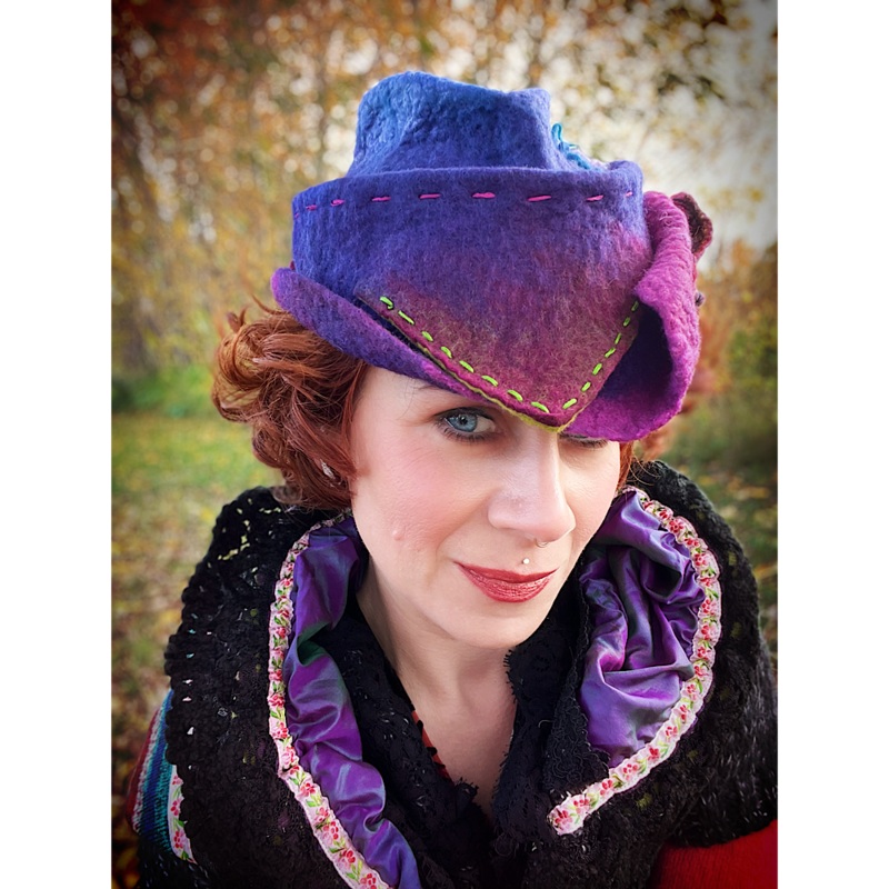 Felted top hat with leaves - 24