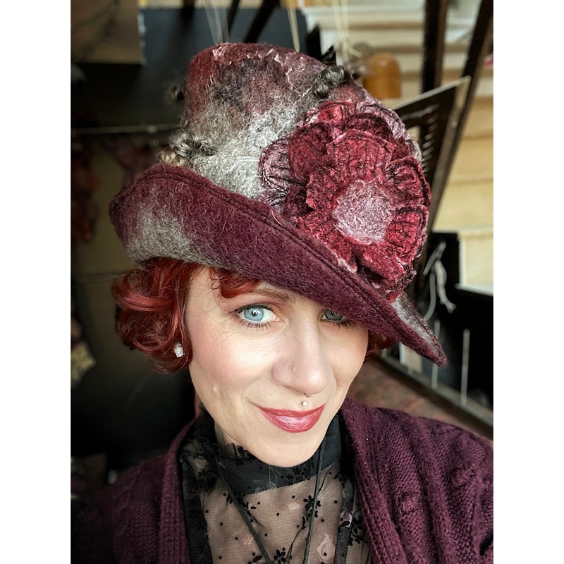 Felted top hat with rose - 23.5