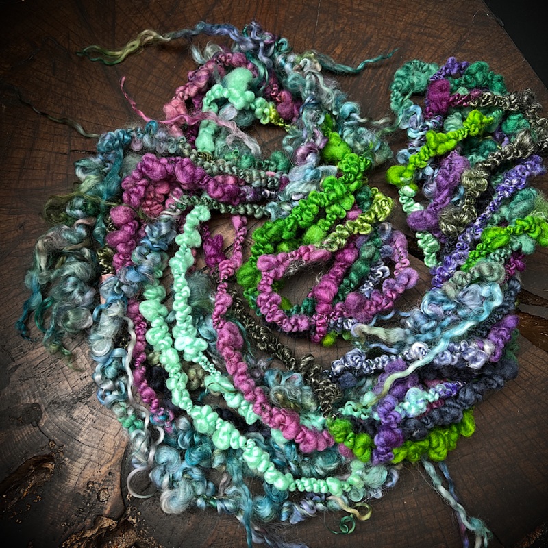 Mermaid song signature boucle|75 grams or 2.6 oz|55 grams or 1.9 oz|70 grams or 2.4 oz