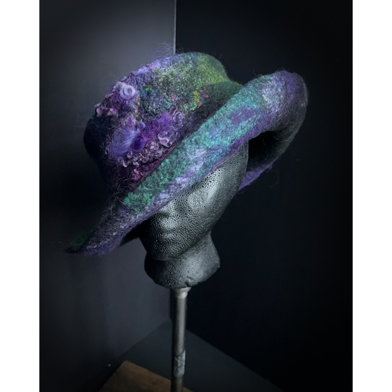 Felted hat size 23.5