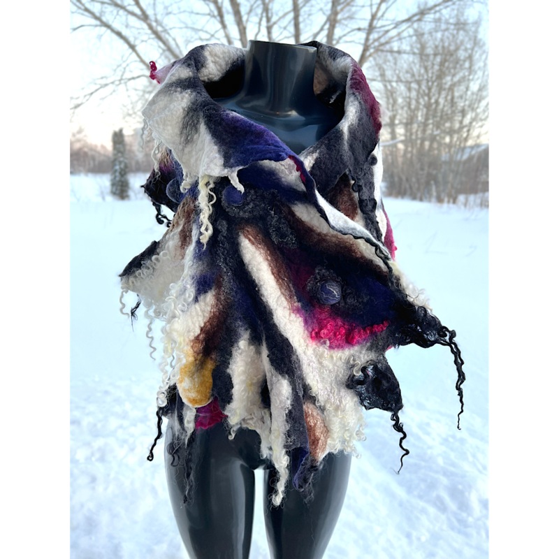 Felted scarf 2023