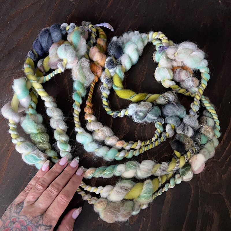 Jumbo spiral yarn for weaving|1.4 oz 3.6 yards|1.7 oz 6.5 yards|2.1 oz 6.5 yards|1.9 oz 5.7 yards