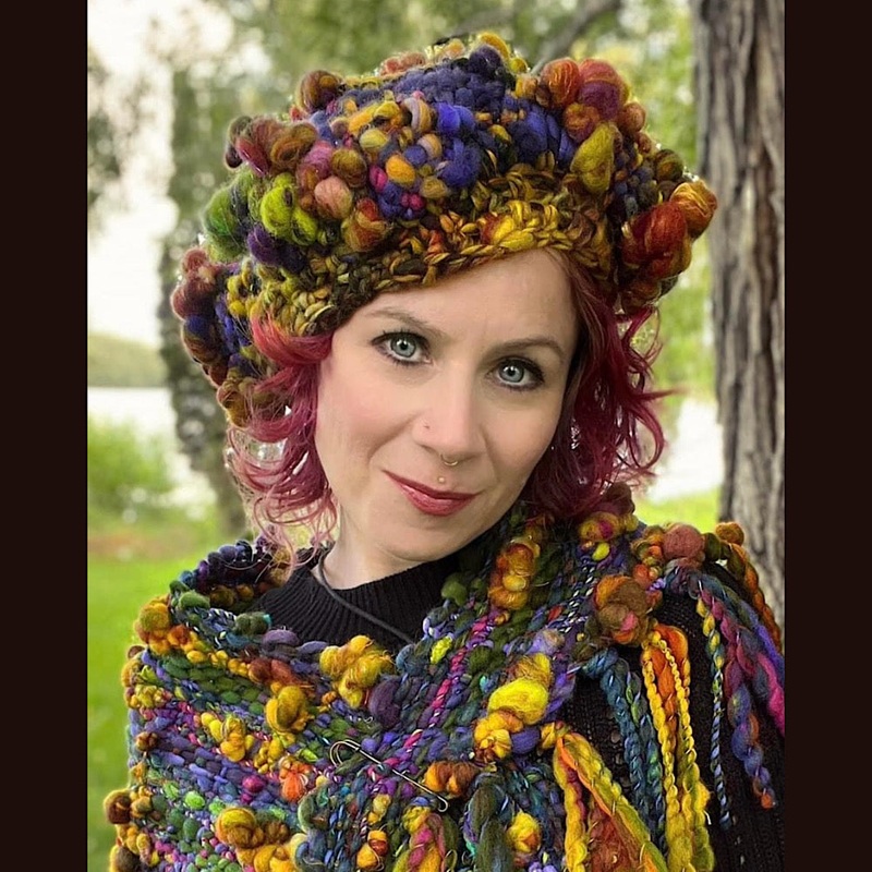 Woven beret size medium 23.5 stretch