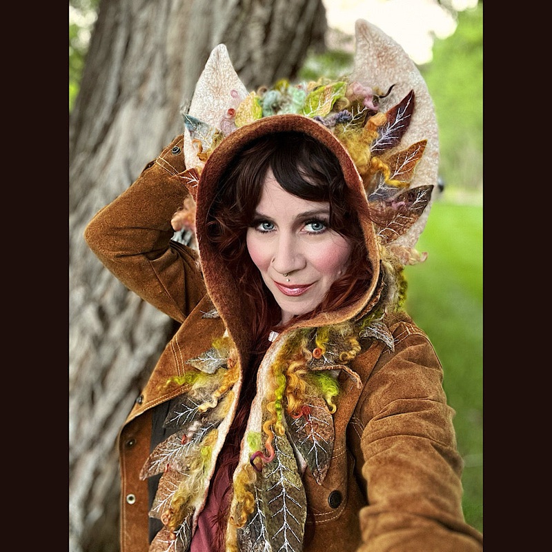 Lesprit des bois felted hood size 23.5 medium /large
