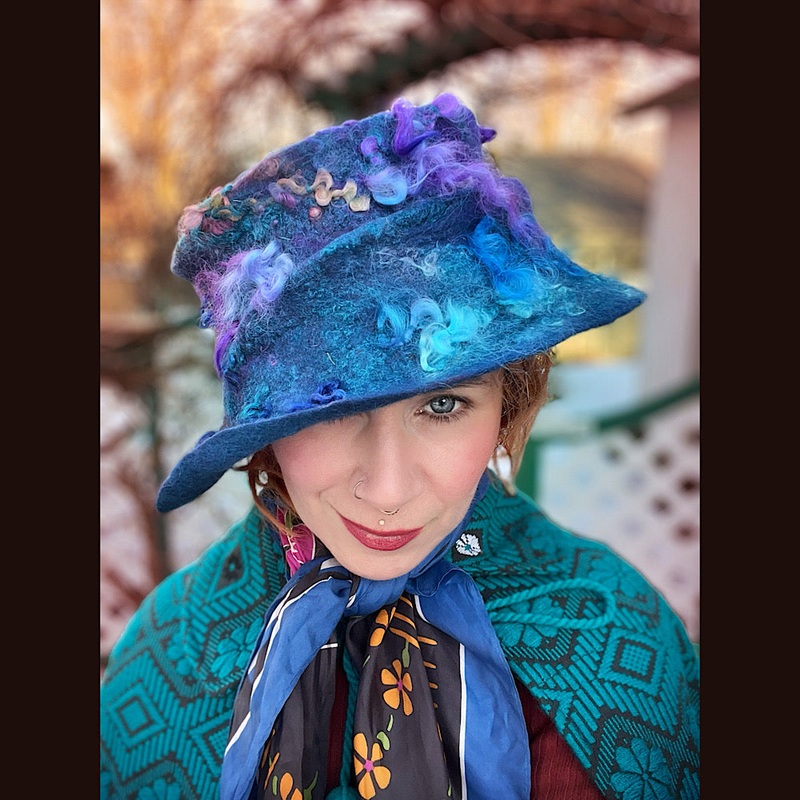 Felted bucket hat with 24 large