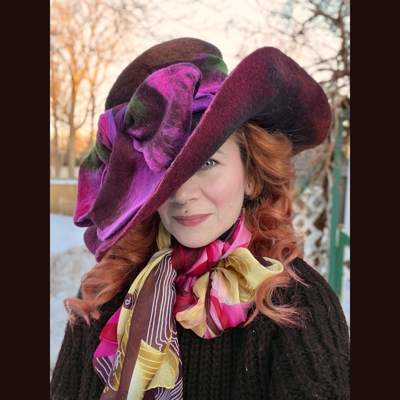 Felted top hat with bow 23 1/2 medium