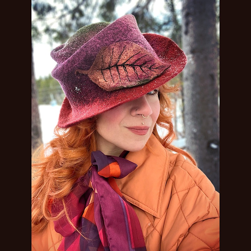 Felted top hat with leaf 23