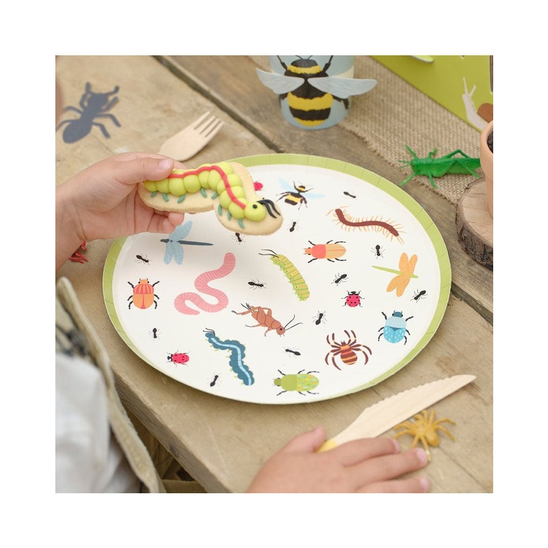 Bugging Out Bug Plates Pack of 8